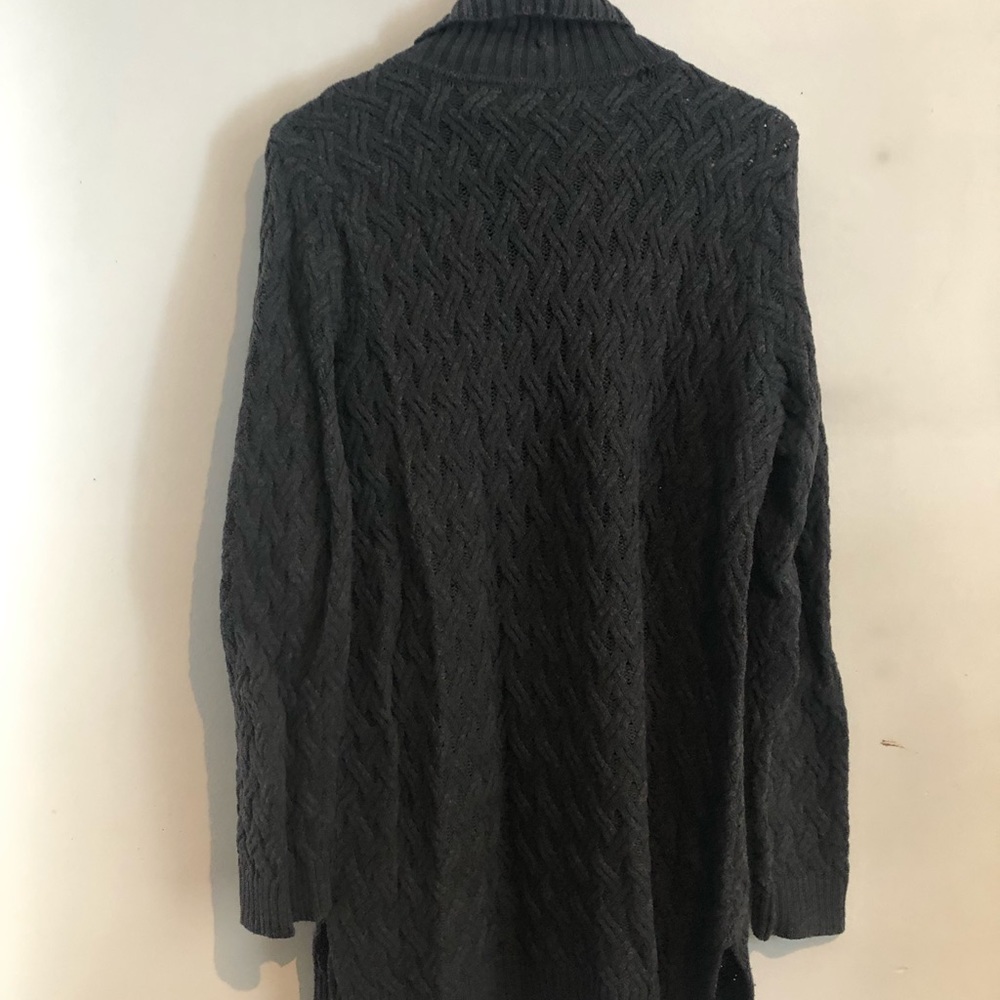 Jeanne Pierre,gray turtleneck long sweater with cable stitching, L